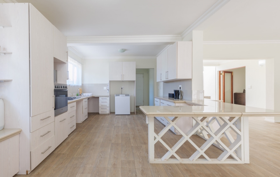 5 Bedroom Property for Sale in Bredasdorp Western Cape